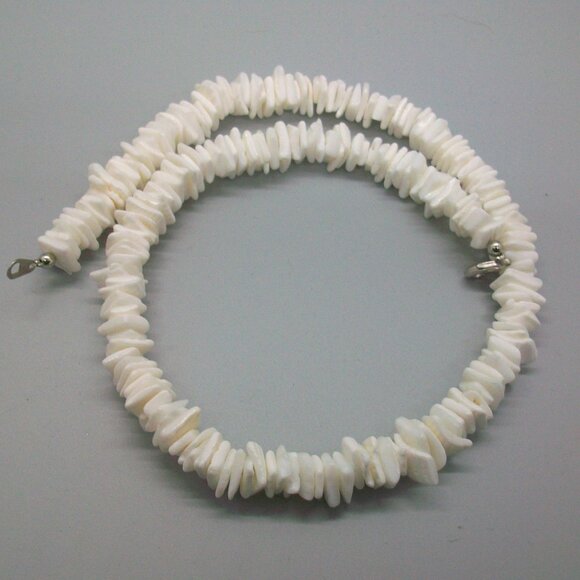 Puka Natural White Shell Heishi Bead Necklace 17.5" - Picture 3 of 4